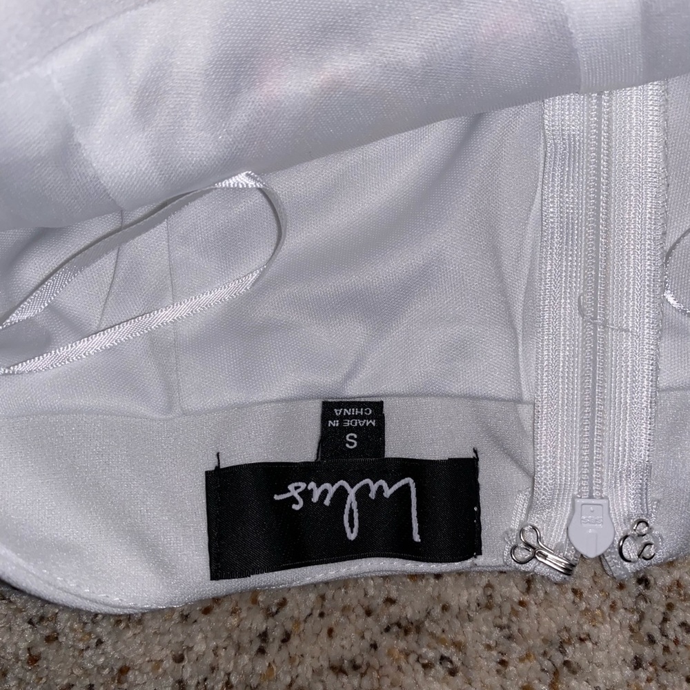 White Patterned Set - image 7